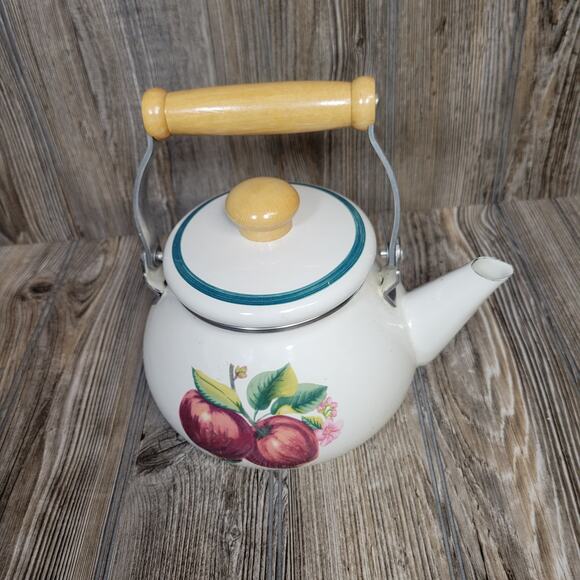 Vintage Apple Casuals Metal Tea Kettle & Lid, Wooden Handle - Picture 6 of 6
